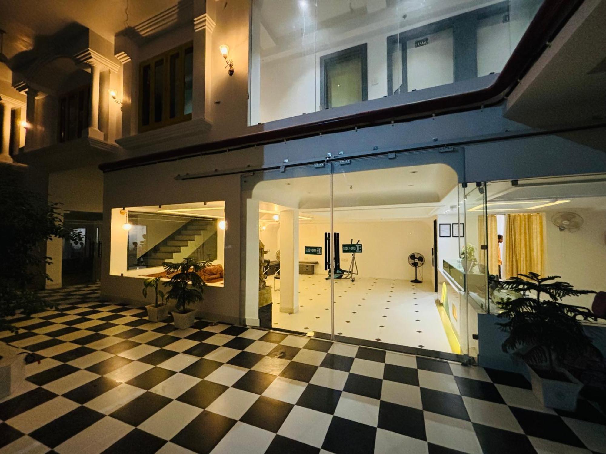 The Lavish Stay فاراناسي المظهر الخارجي الصورة