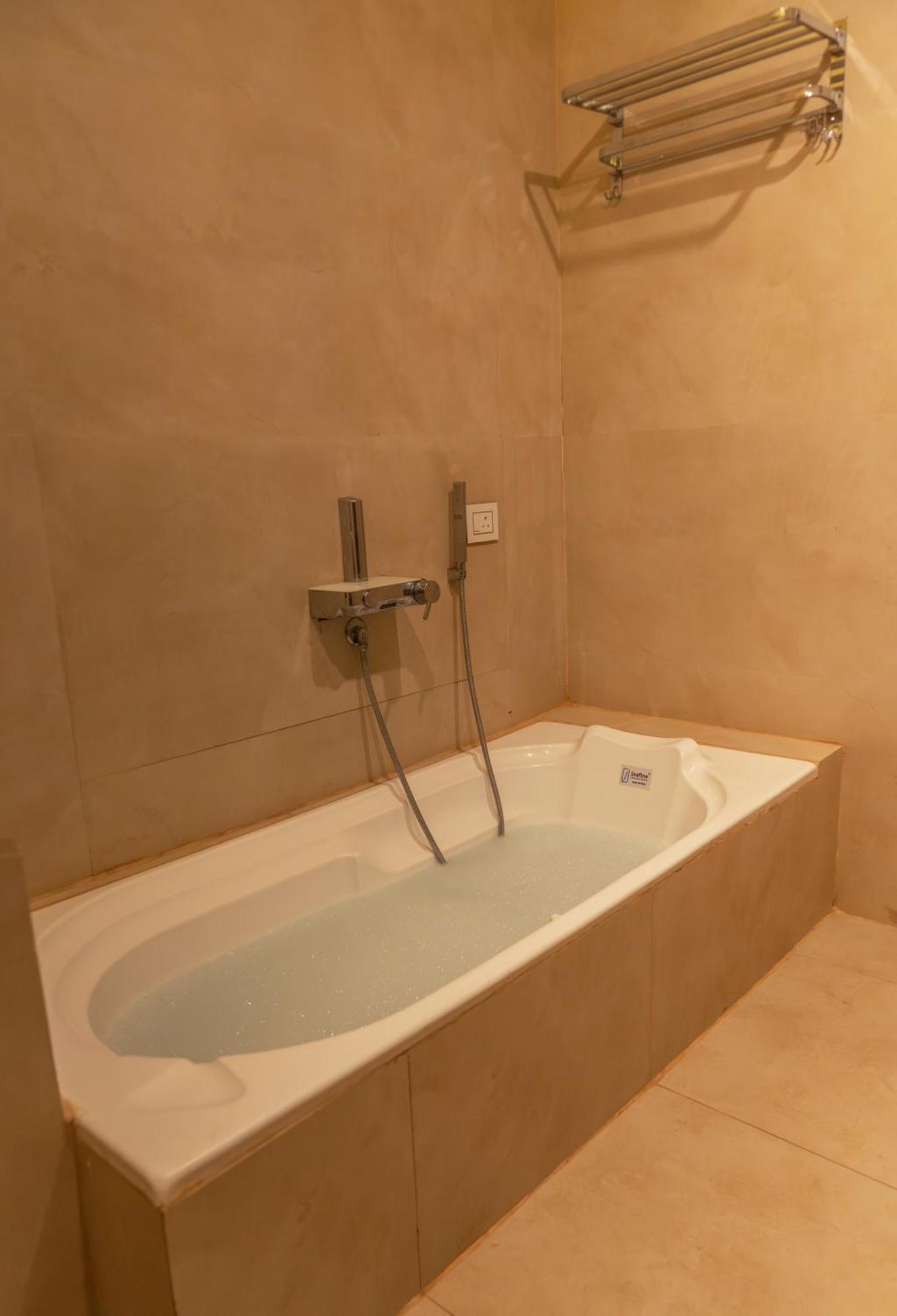The Lavish Stay فاراناسي المظهر الخارجي الصورة
